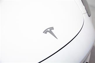 2020 Tesla Model 3 - Thumbnail