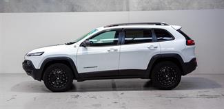 2016 Jeep Cherokee - Thumbnail